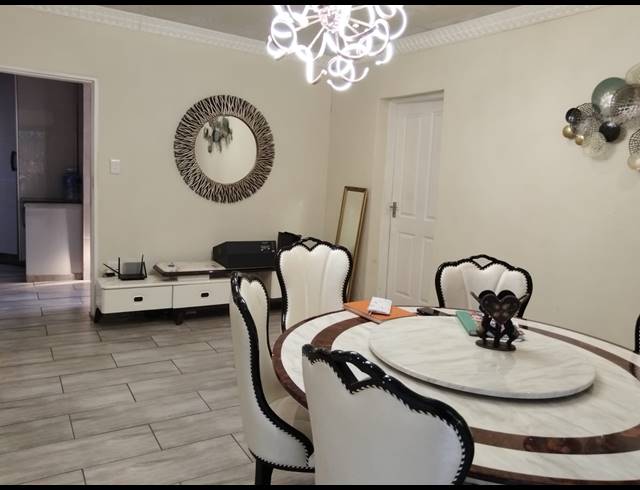 3 BEDROOM FREESTANDING TO LET IN BIRCH ACRES
